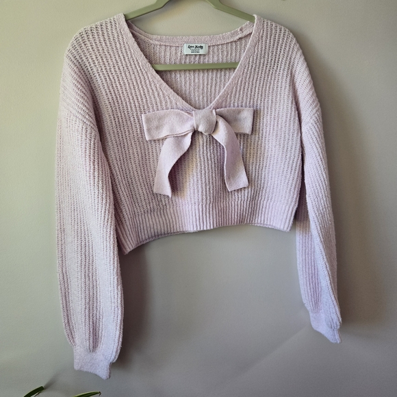 the sweater dep Tops - 🎀🎀🎀Soft Girl Aesthetic: Lavender Bow-Front Crop Top SZ MED